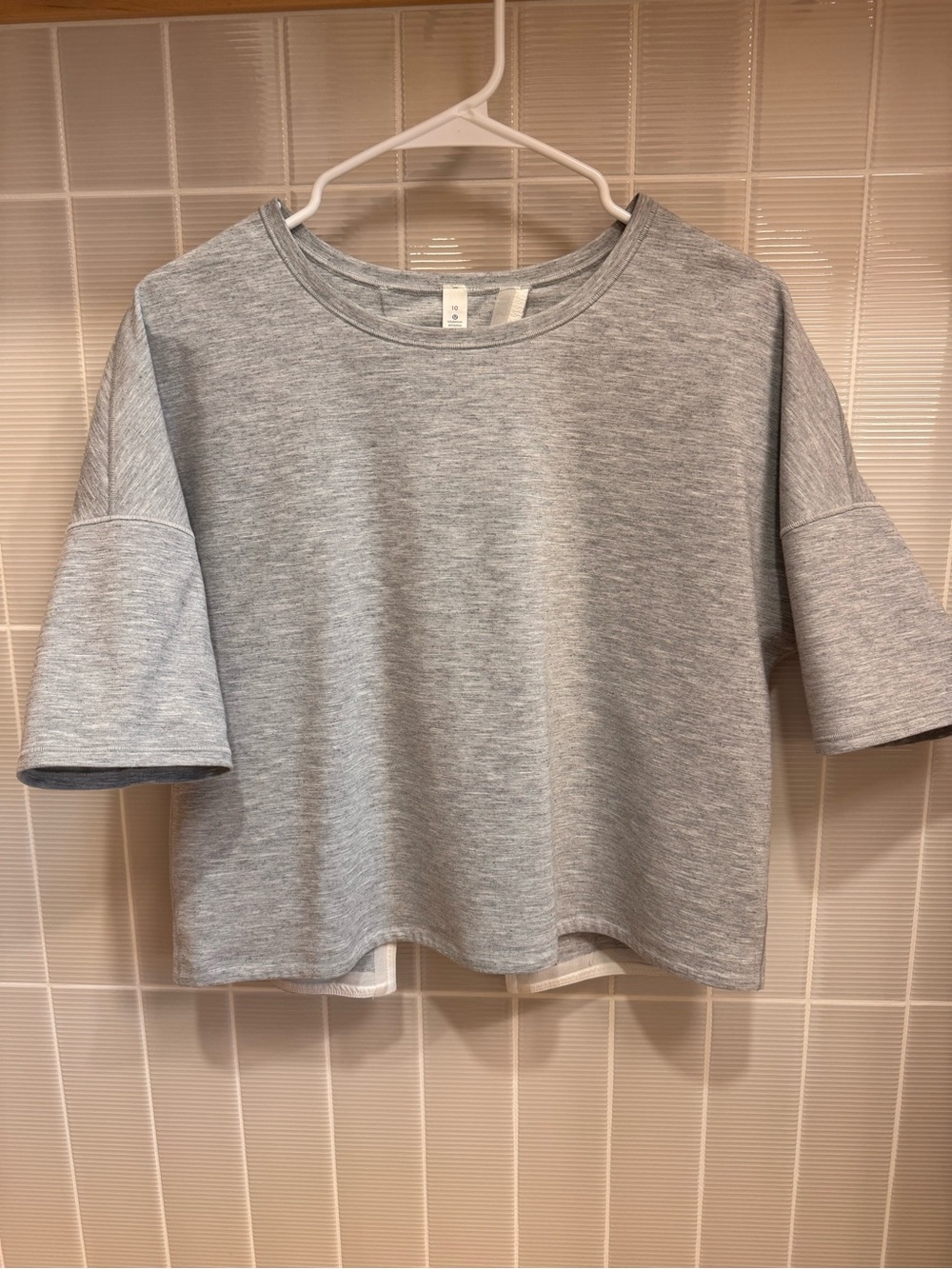 🍋 lululemon cropped open-back boxy tee Light Grey size 10